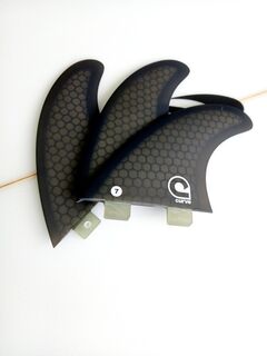 Curve Fins Thruster Hexcore Dual Tab - 7 Large